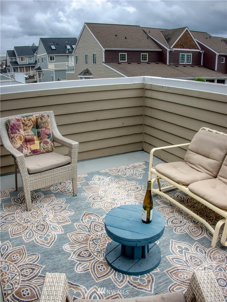 2731 Diamond Loop Milton, WA 98354 - Photo 22 of 28 a living room with a couch and a table