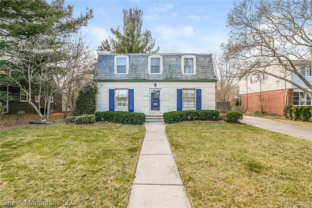 749 Hampton Road Grosse Pointe, MI 48236 - Photo 1 of 18 001-5124995-medium.jpg