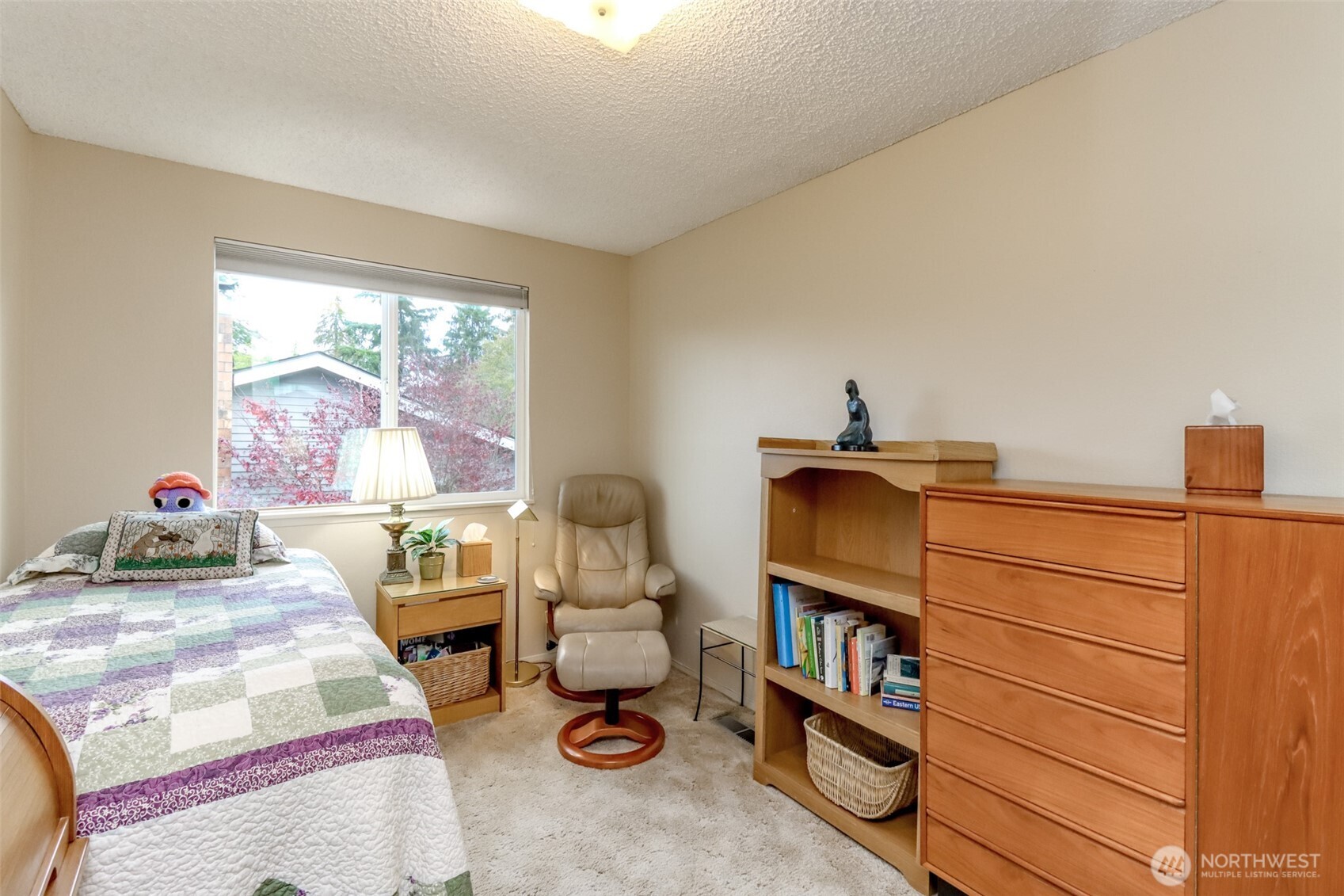 29419 4th Avenue South Federal Way, WA 98003 - Photo 25 of 38 a living room with furniture and a window
