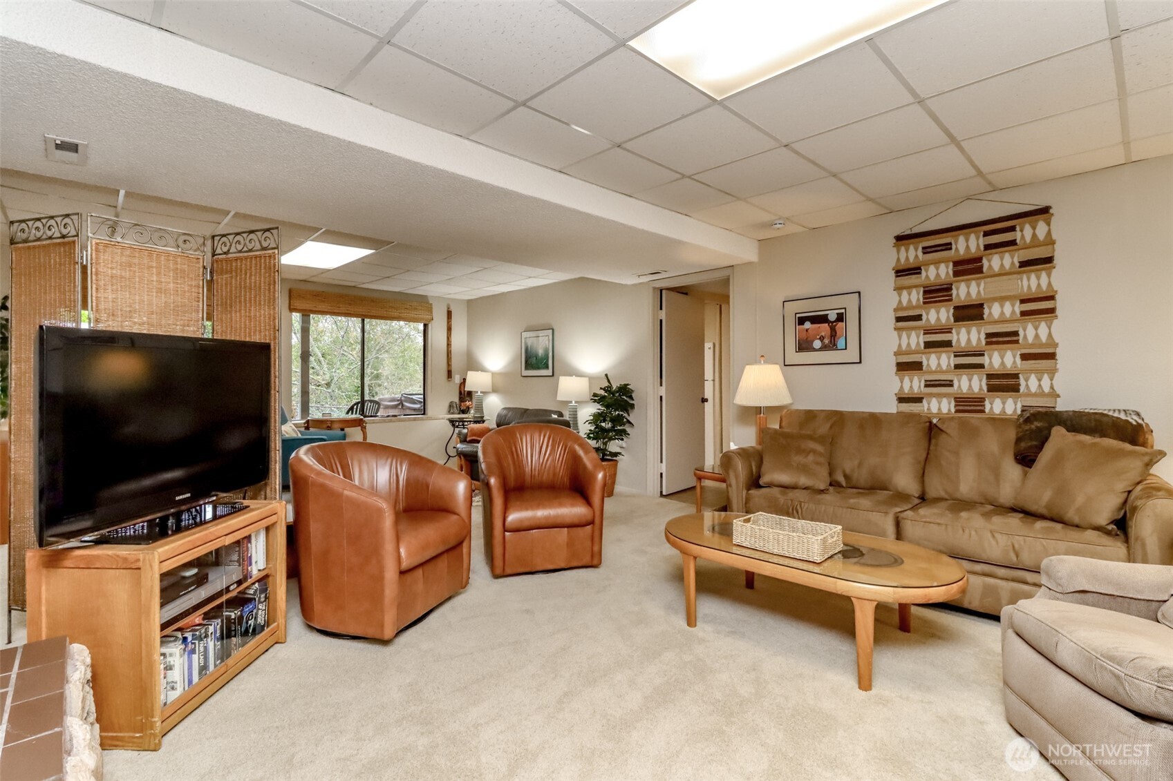 29419 4th Avenue South Federal Way, WA 98003 - Photo 29 of 38 a living room with furniture and a flat screen tv