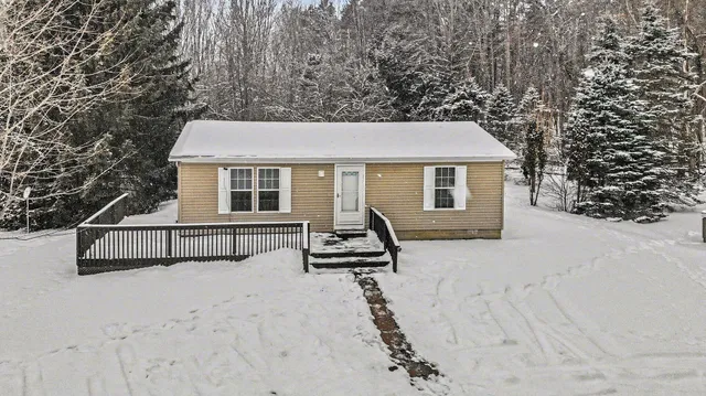 $200,000 | 9912 South Mission Road, Shepherd, MI 48883