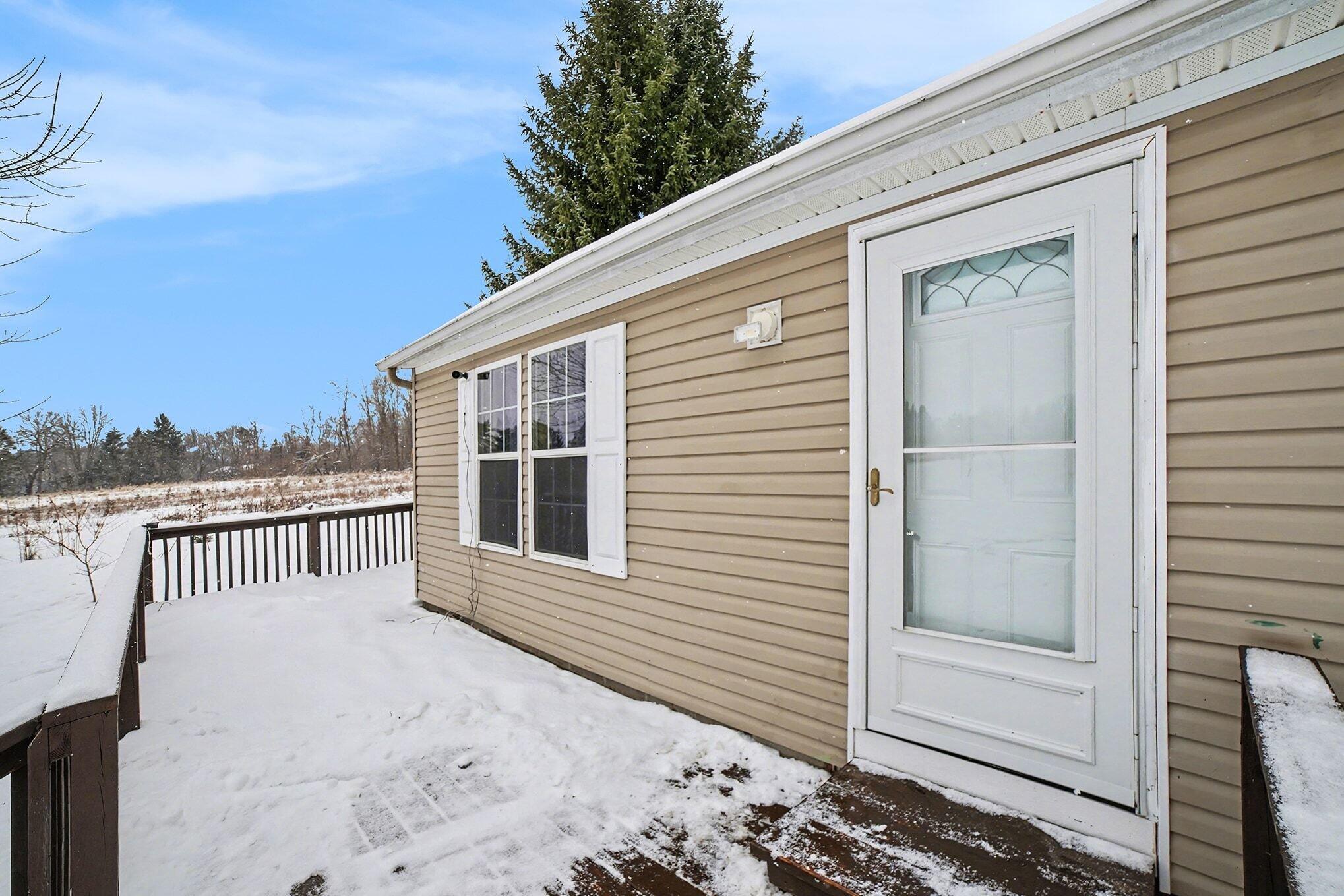 9912 South Mission Road Shepherd, MI 48883 - Photo 14 of 27 004_file_5880