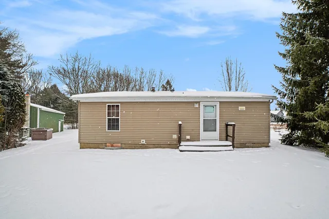 $200,000 | 9912 South Mission Road, Shepherd, MI 48883