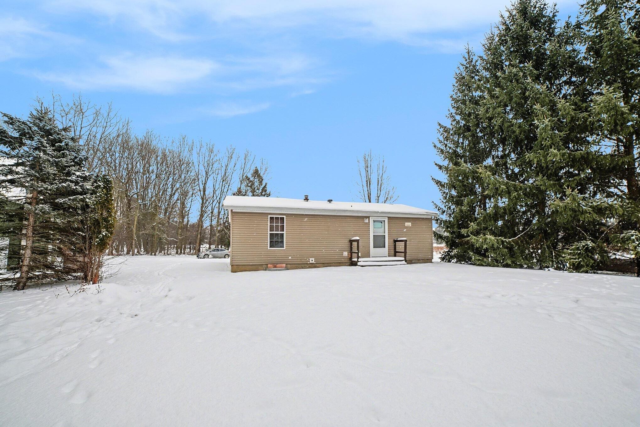 9912 South Mission Road Shepherd, MI 48883 - Photo 17 of 27 020_file_2710