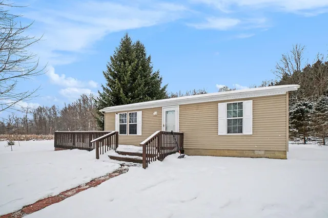 $200,000 | 9912 South Mission Road, Shepherd, MI 48883