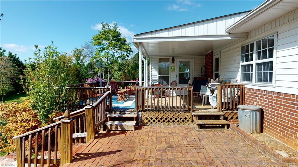 402 Shoals Road Pinnacle, NC 27043 - Photo 3 of 37