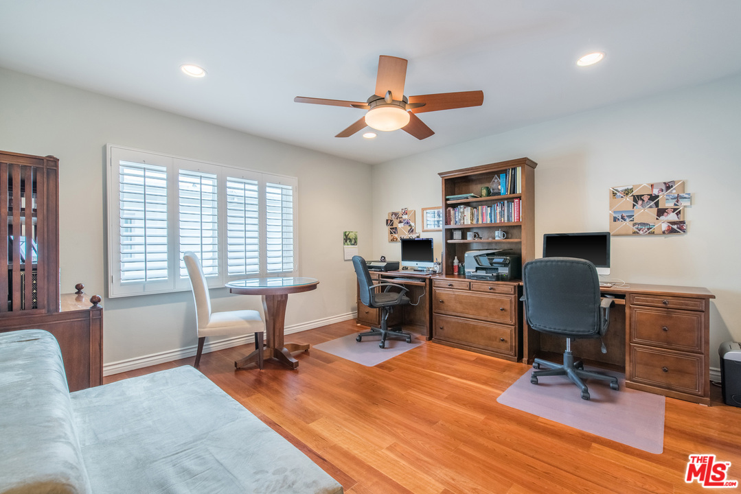 13224 Admiral Avenue, Unit D Marina del Rey, CA 90292 - Photo 18 of 28