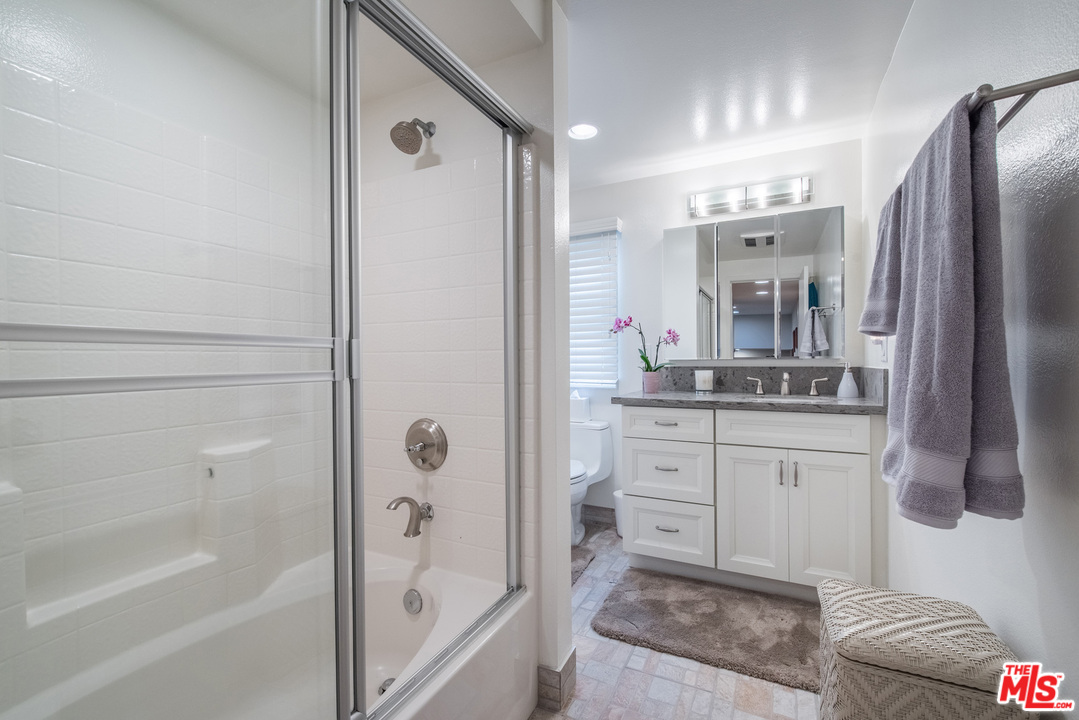 13224 Admiral Avenue, Unit D Marina del Rey, CA 90292 - Photo 20 of 28