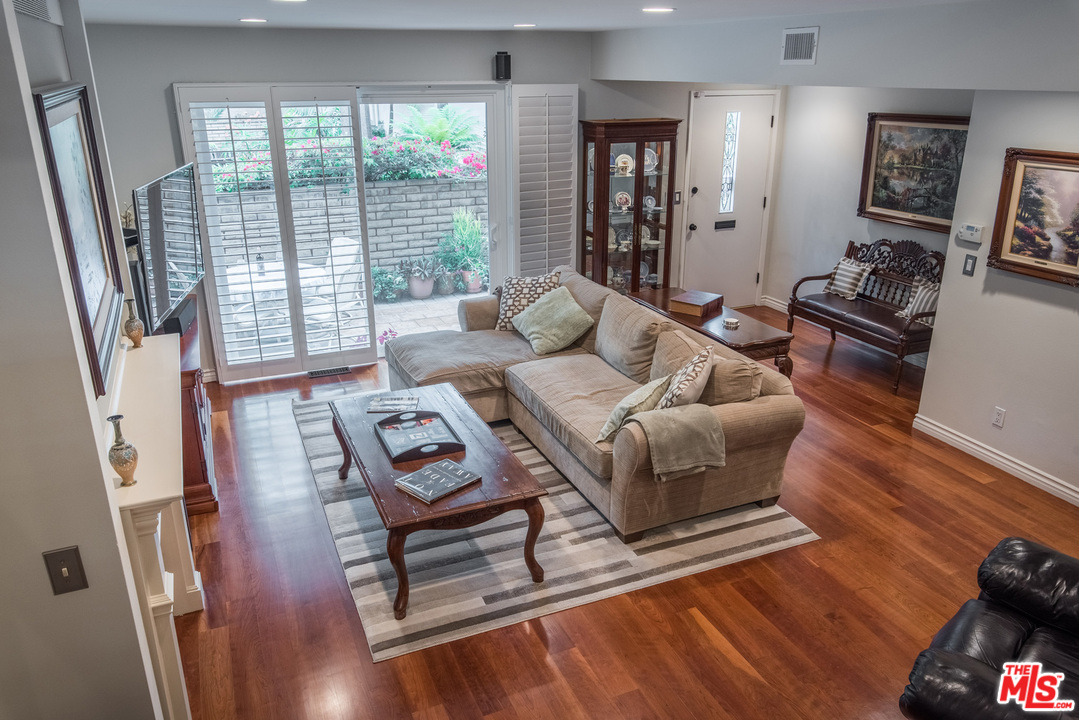 13224 Admiral Avenue, Unit D Marina del Rey, CA 90292 - Photo 5 of 28