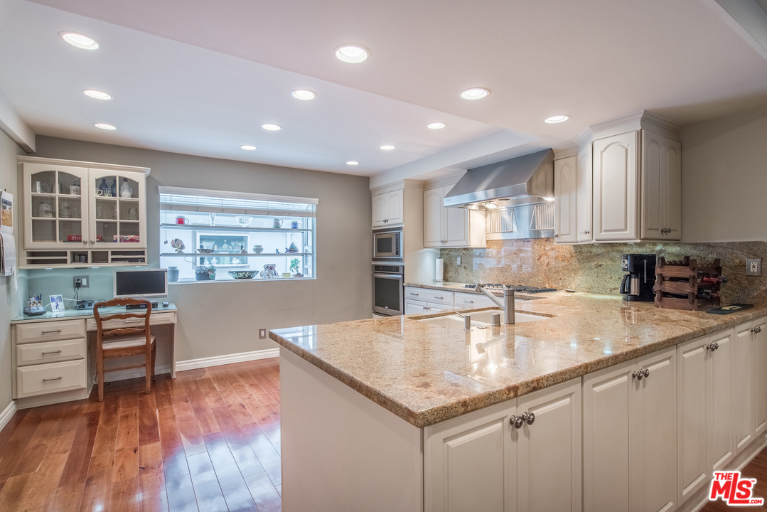 13224 Admiral Avenue, Unit D Marina del Rey, CA 90292 - Photo 8 of 28