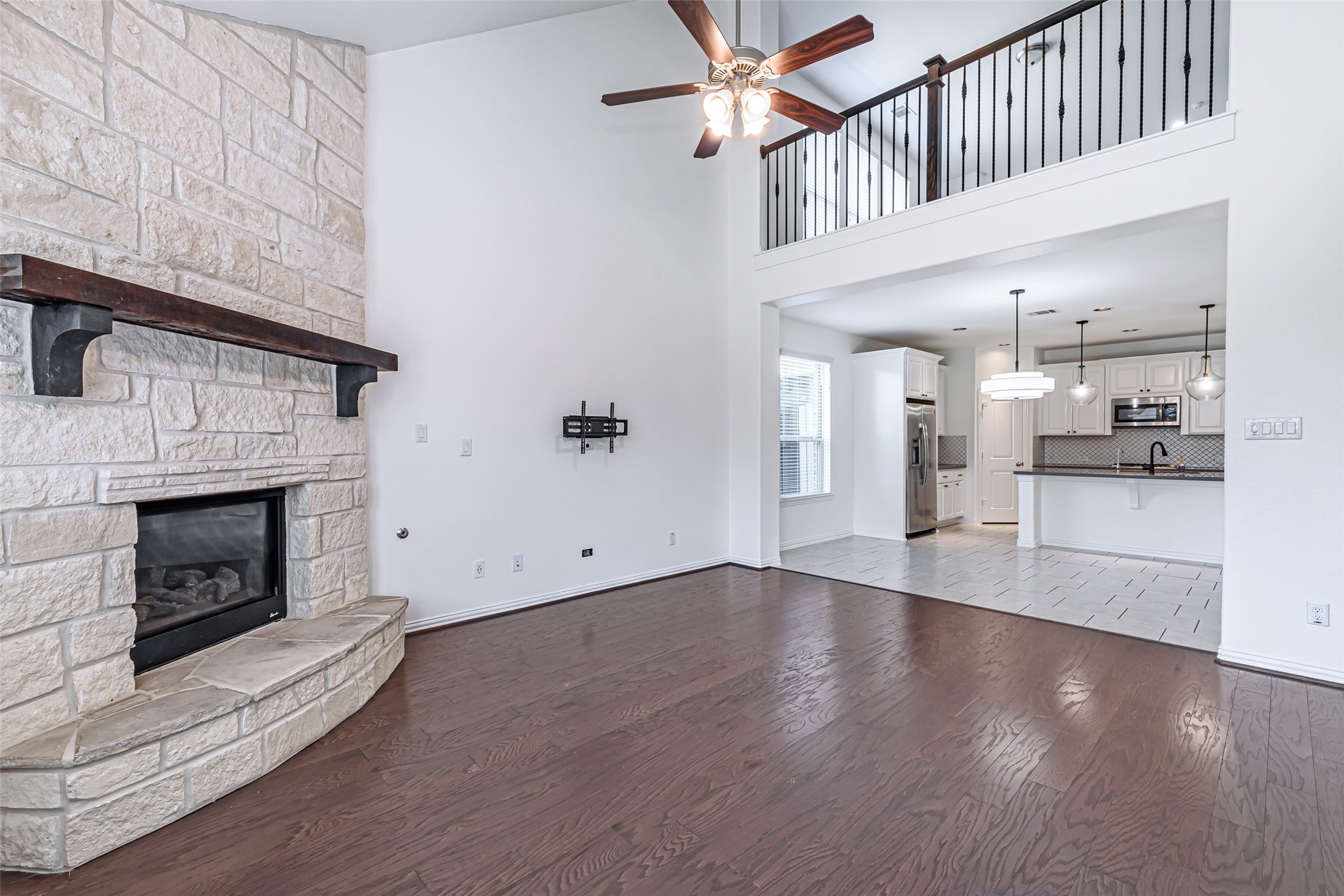 23635 Kingston Ridge Way Katy, TX 77493 - Photo 14 of 36 Open to the 2nd level