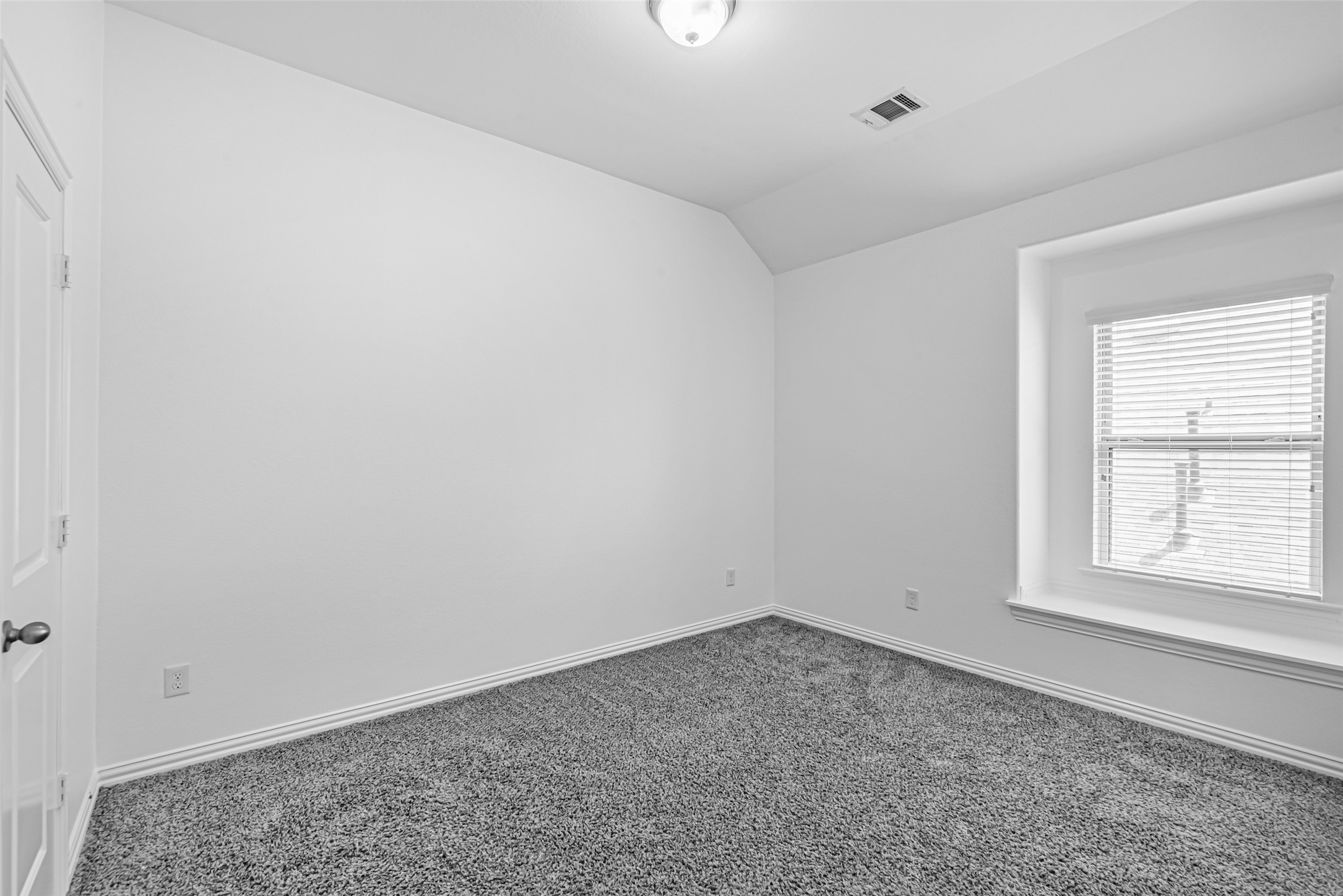 23635 Kingston Ridge Way Katy, TX 77493 - Photo 29 of 36 3rd bedroom upstairs with its own walk-in closet