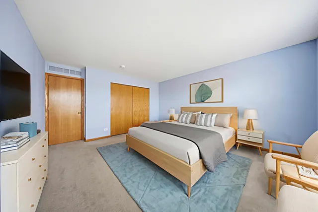 $425,000 | 700 Brighton Drive, Pingree Grove, IL 60140