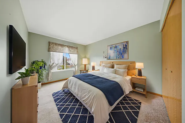 $425,000 | 700 Brighton Drive, Pingree Grove, IL 60140