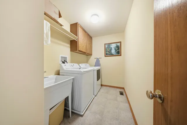 $425,000 | 700 Brighton Drive, Pingree Grove, IL 60140