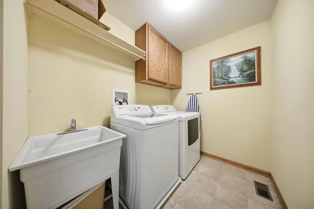 $425,000 | 700 Brighton Drive, Pingree Grove, IL 60140