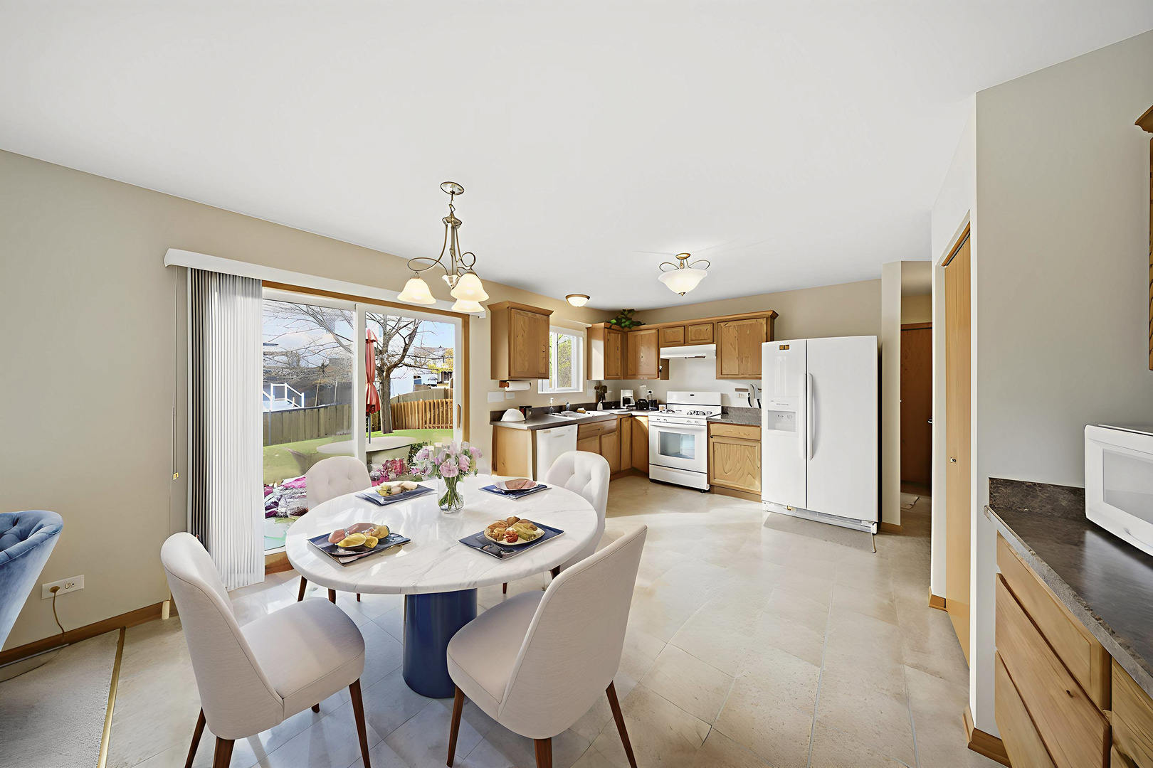 700 Brighton Drive Pingree Grove, IL 60140 - Photo 3 of 41