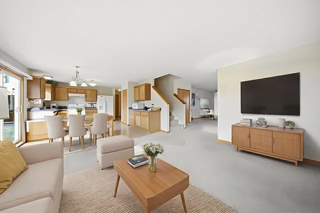 $425,000 | 700 Brighton Drive, Pingree Grove, IL 60140