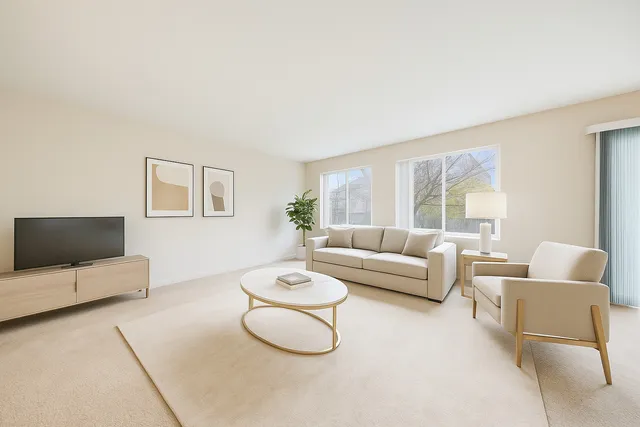 $425,000 | 700 Brighton Drive, Pingree Grove, IL 60140