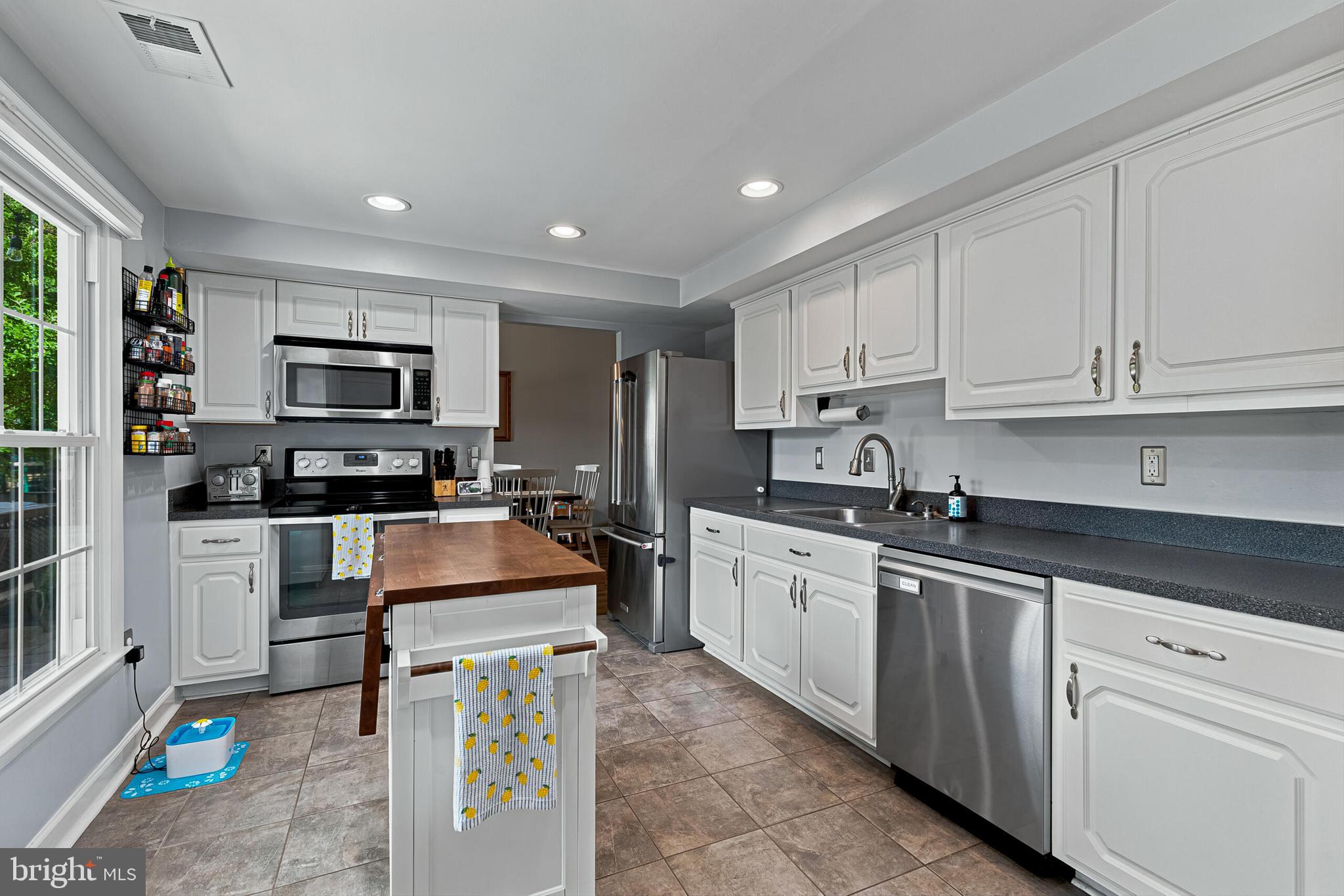 12728 Builders Road Herndon, VA 20170 - Photo 13 of 35 Gallery Image 13