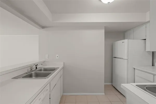 $199,000 | 2121 Wood Street, Unit A103, Sarasota, FL 34237