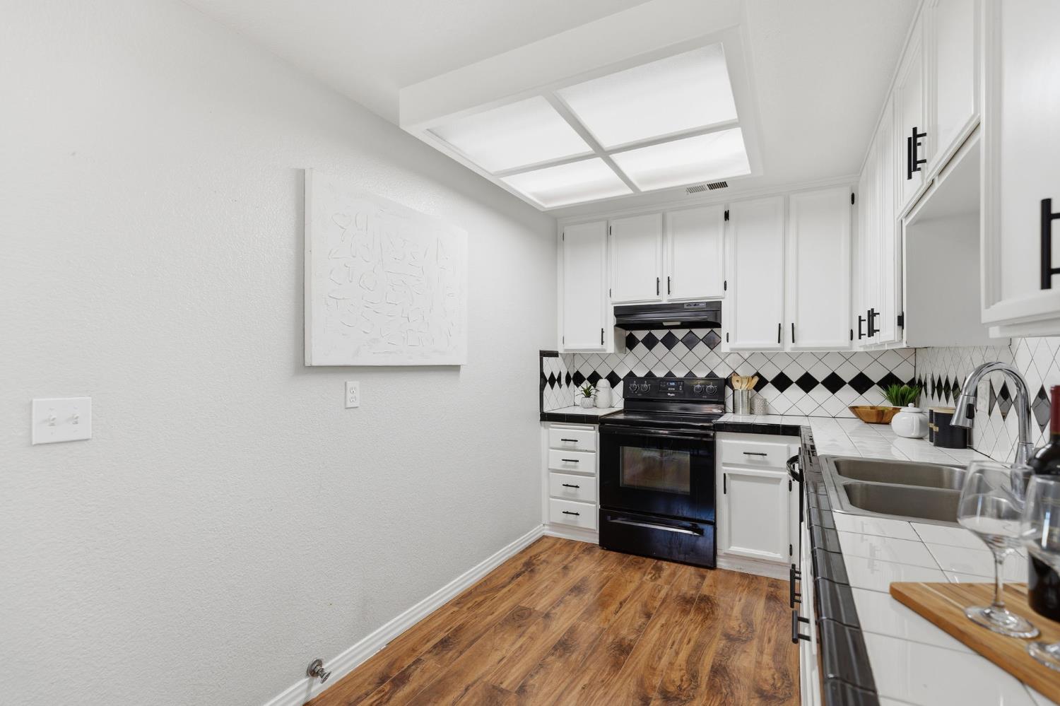 180 East Grant Line Road Tracy, CA 95376 - Photo 8 of 19