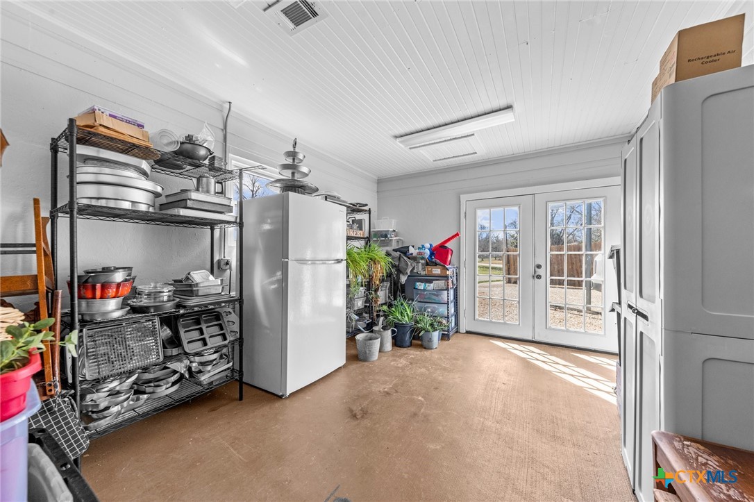 420 King Circle Temple, TX 76501 - Photo 21 of 27 a view of a room with gym equipment