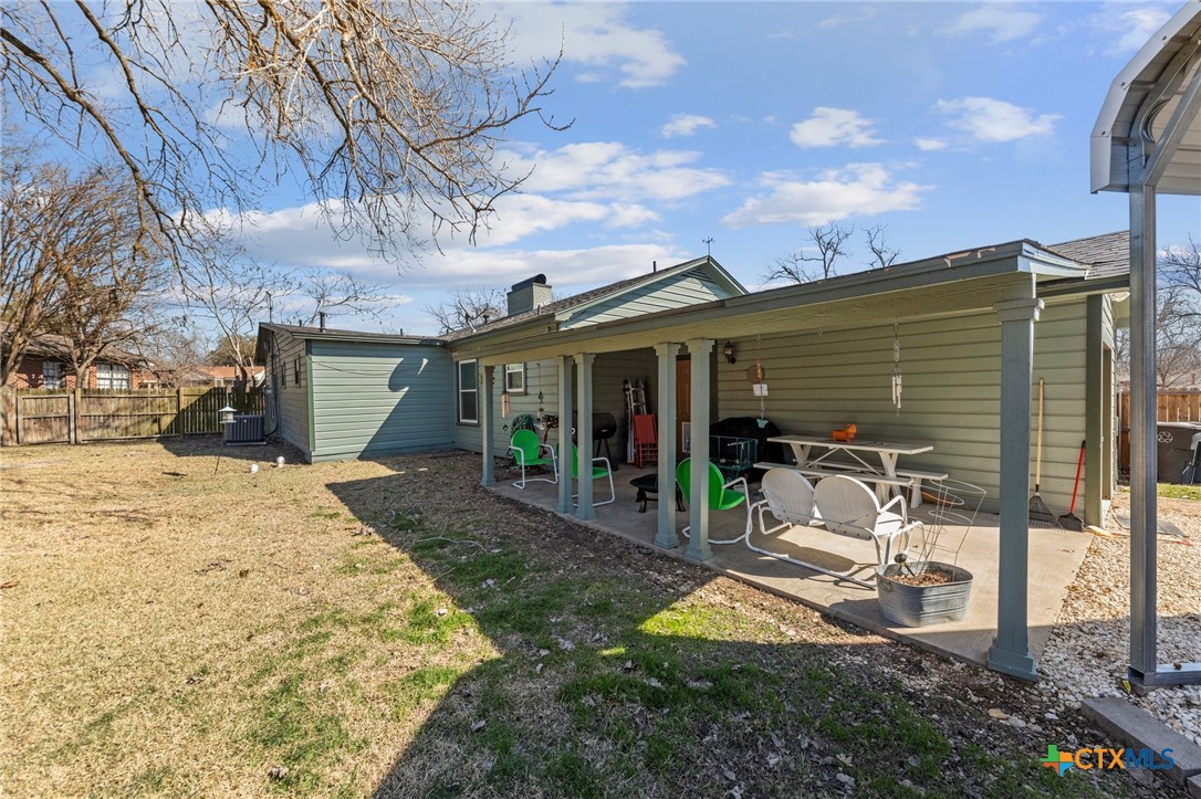 420 King Circle Temple, TX 76501 - Photo 26 of 27 a view of a house with backyard and porch