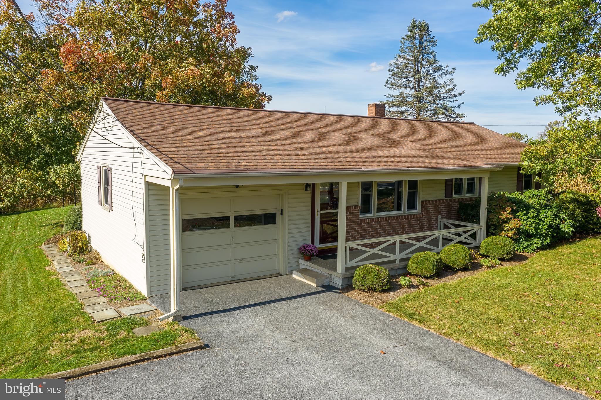 836 Brunnerville Road Lititz, PA 17543 - Photo 2 of 36 Gallery Image 2