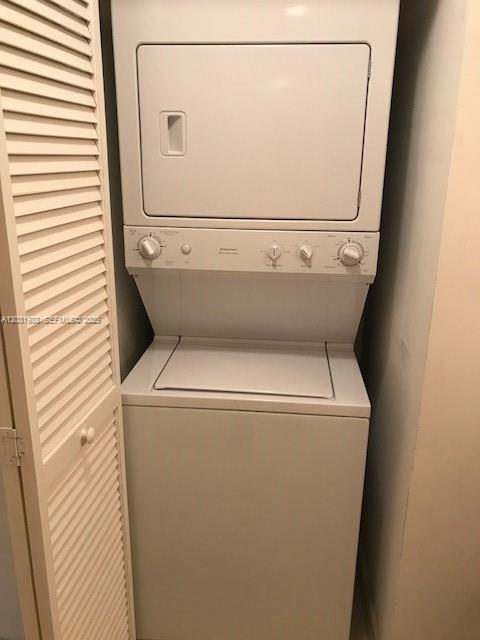 79 Southwest 12th Street, Unit 3109S Miami, FL 33130 - Photo 9 of 9