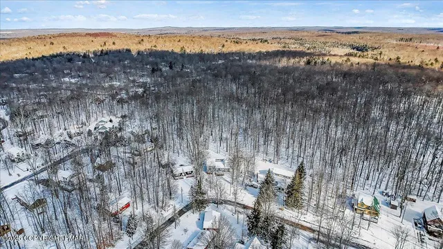 a view of an ocean and a mountain view