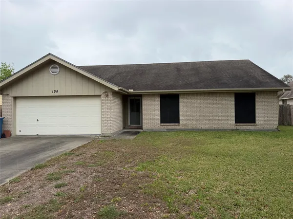 $275,000 | 108 Timberline Drive, Port Lavaca, TX 77979