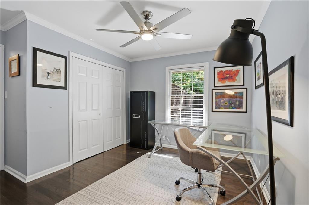 4000 Lower Roswell Road Marietta, GA 30068 - Photo 18 of 25 a living room with furniture and a window