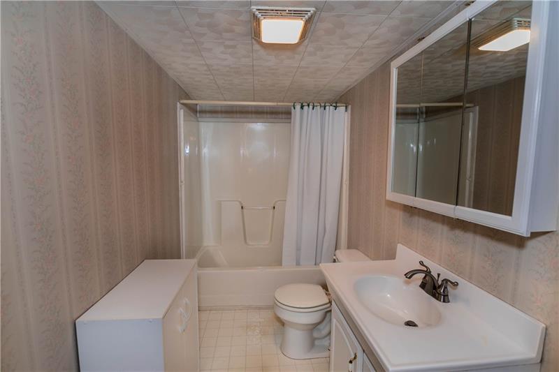 4306 National Pike Farmington, PA 15437 - Photo 13 of 25