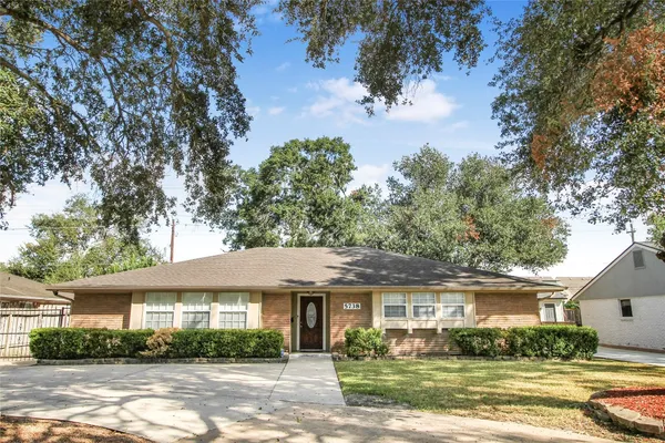 $2,950 | 5738 Willowbend Boulevard, Houston, TX 77096