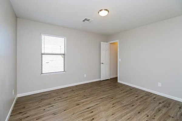 $2,005 | 1836 East Silversmith Trail, San Tan Valley, AZ 85143