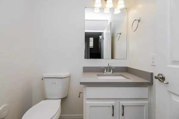 $2,005 | 1836 East Silversmith Trail, San Tan Valley, AZ 85143