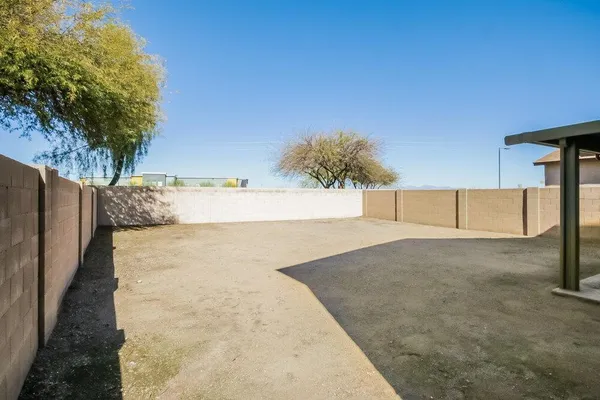 $2,005 | 1836 East Silversmith Trail, San Tan Valley, AZ 85143