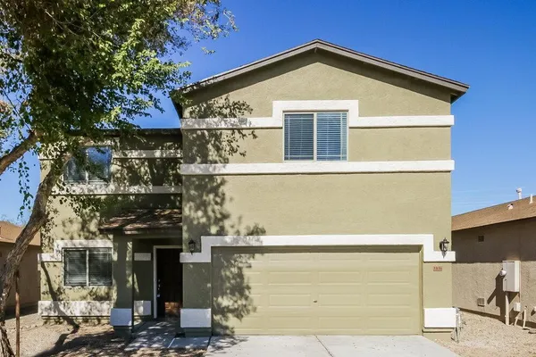 $2,005 | 1836 East Silversmith Trail, San Tan Valley, AZ 85143