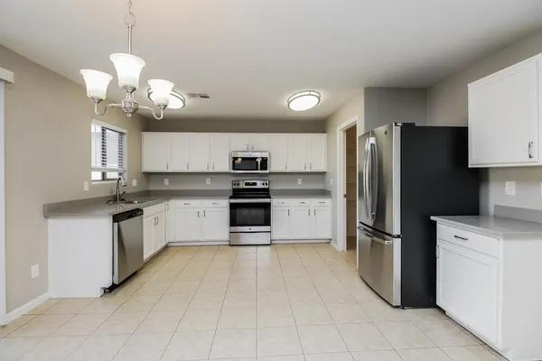 $2,005 | 1836 East Silversmith Trail, San Tan Valley, AZ 85143