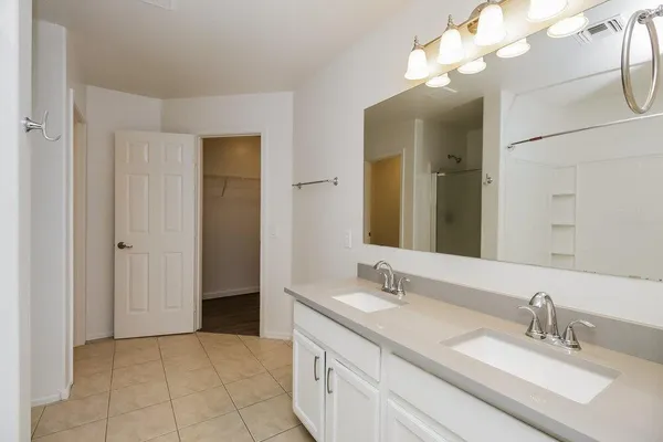 $2,005 | 1836 East Silversmith Trail, San Tan Valley, AZ 85143