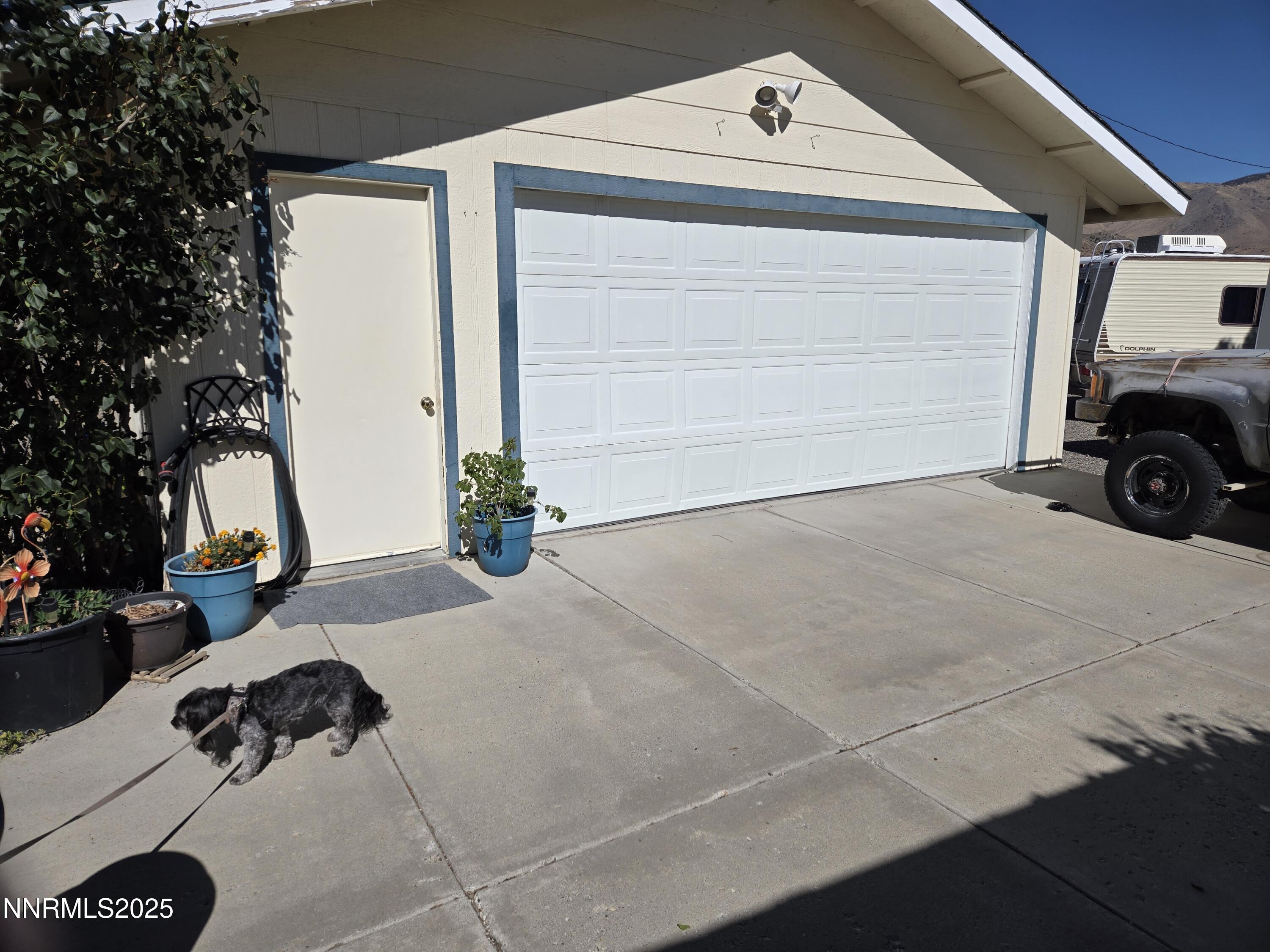 1550 Topaz Ranch Drive Wellington, NV 89444 - Photo 20 of 20 1550 garage