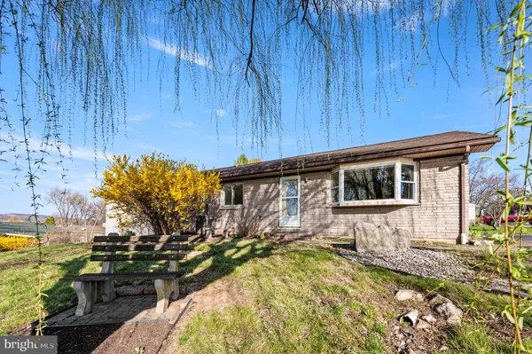 $325,000 | 4951 Horseshoe Pike, Honey Brook, PA 19344