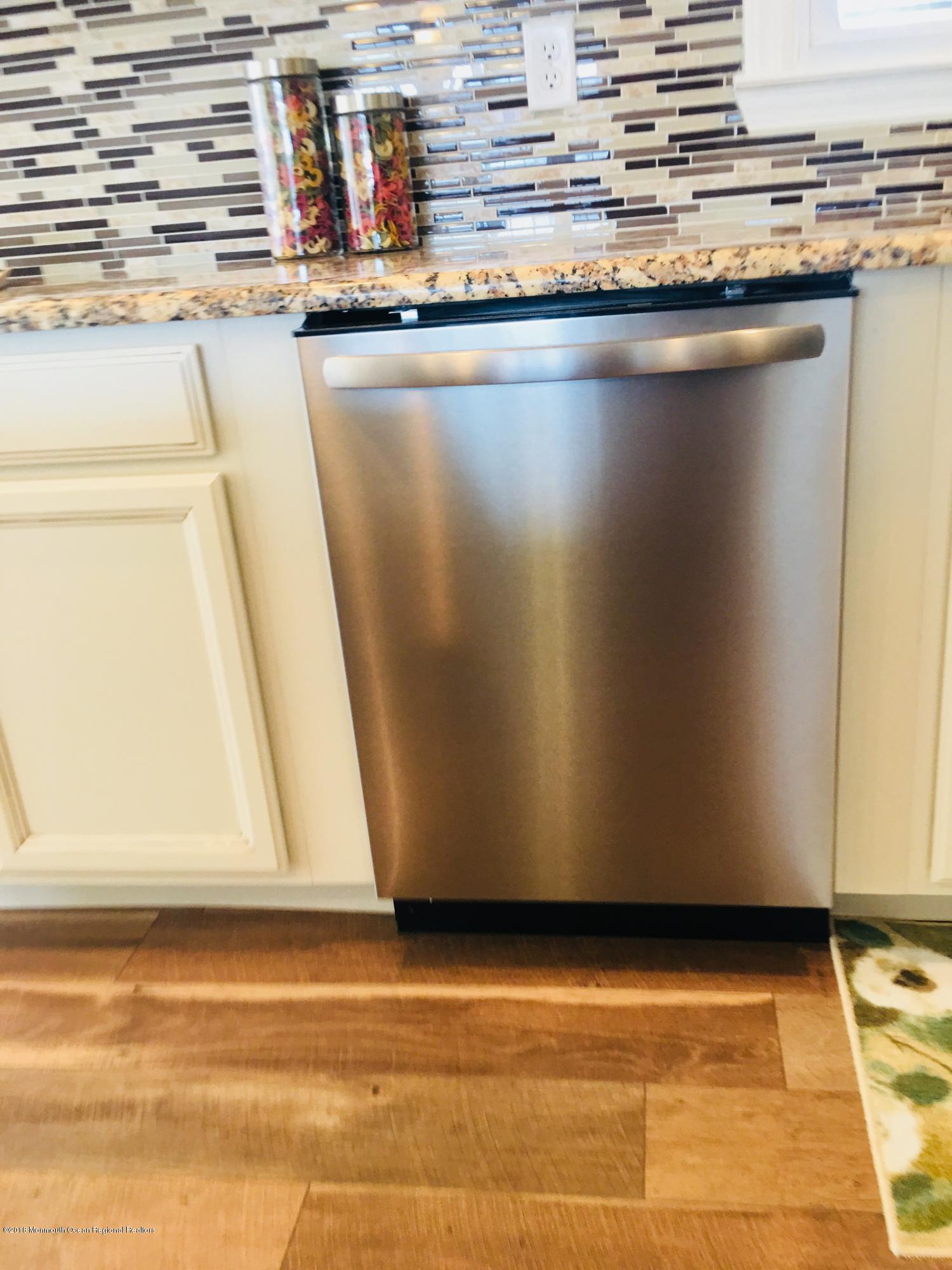 16 Carlisle Road Toms River, NJ 08757 - Photo 9 of 18 IMG-3942-16