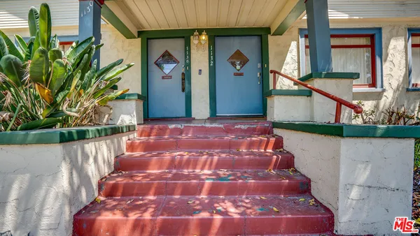 $1,100 | 1130 South Hoover Street, Los Angeles, CA 90006