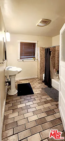 $1,100 | 1130 South Hoover Street, Los Angeles, CA 90006