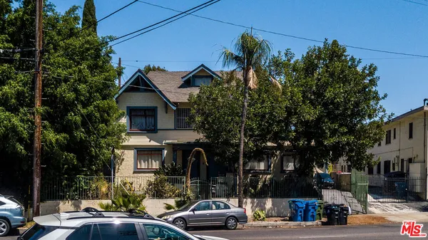 $1,100 | 1130 South Hoover Street, Los Angeles, CA 90006