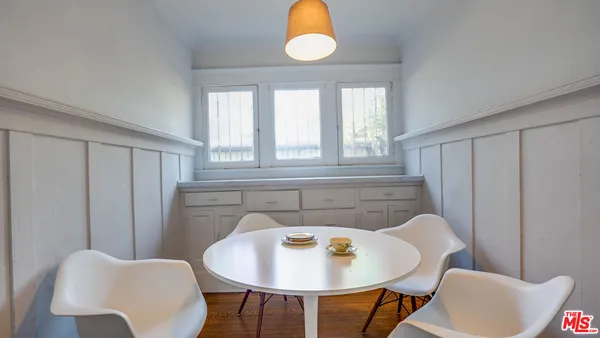 $1,100 | 1130 South Hoover Street, Los Angeles, CA 90006