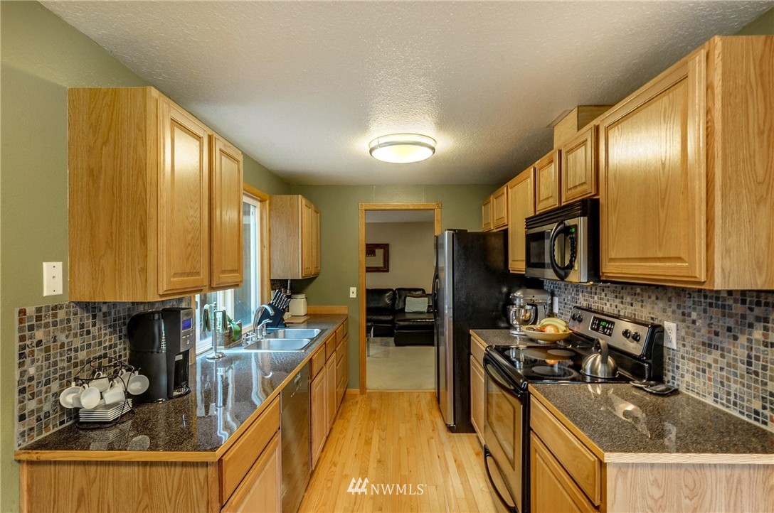 2426 172nd Place Southeast Bothell, WA 98012 - Photo 3 of 15 Gallery Image 3
