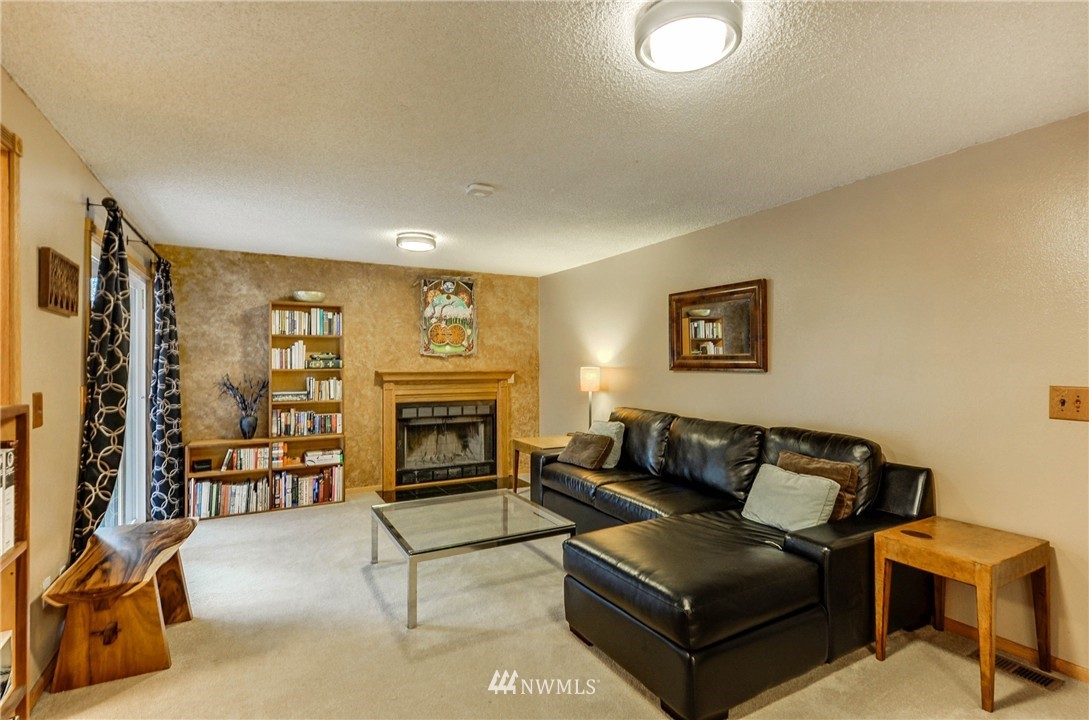2426 172nd Place Southeast Bothell, WA 98012 - Photo 5 of 15 Gallery Image 5